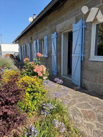 A 10 minutes de Gourvily, 10 minutes du centre-ville Charmante maison d'habitation en pierre co...