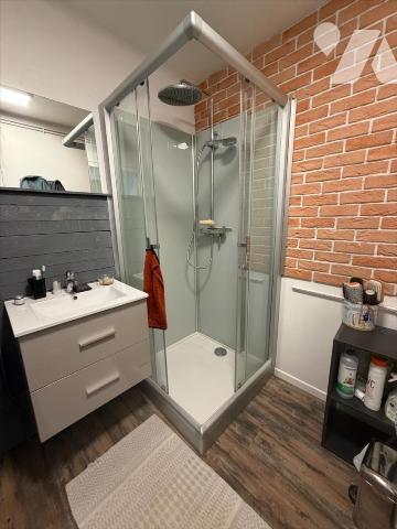 A 10 minutes de Gourvily, 10 minutes du centre-ville Charmante maison d'habitation en pierre co...