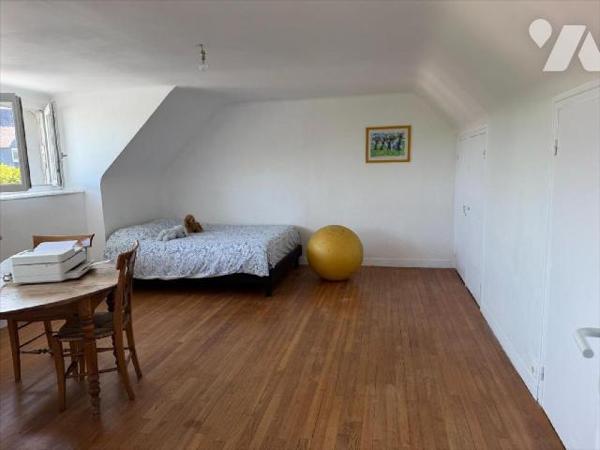A 10 minutes de Gourvily, 10 minutes du centre-ville Charmante maison d'habitation en pierre co...