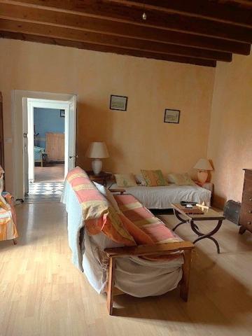 Proche Bazas- Maison en Pierre - 4 chambres et dépendances - 8 hectares 610(ha) -GIRONDE AQUITAINE (33)