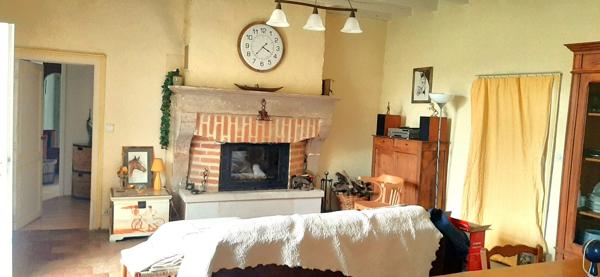 Proche Bazas- Maison en Pierre - 4 chambres et dépendances - 8 hectares 610(ha) -GIRONDE AQUITAINE (33)