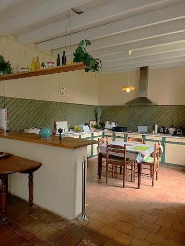 Proche Bazas- Maison en Pierre - 4 chambres et dépendances - 8 hectares 610(ha) -GIRONDE AQUITAINE (33)