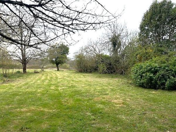 Proche Bazas- Maison en Pierre - 4 chambres et dépendances - 8 hectares 610(ha) -GIRONDE AQUITAINE (33)