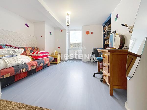 Maison familiale avec 5 chambres, jardin et garage - La Meignanne