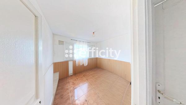 Maison
         5 pièces
        - 120 m² Exclusivité 285 000 € *