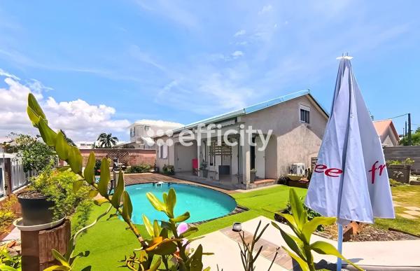 Maison
         5 pièces
        - 120 m² Exclusivité 285 000 € *