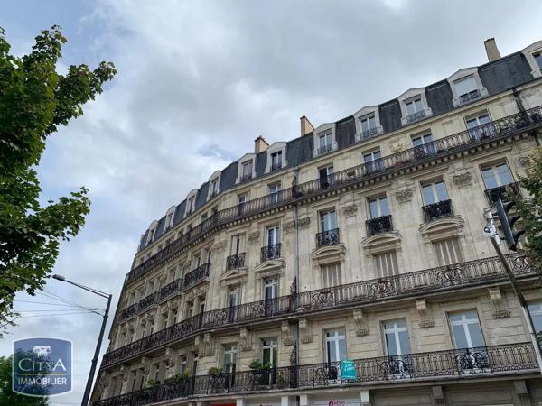 Appartement à louer 3 pièces 98.3m² Dijon (21000)