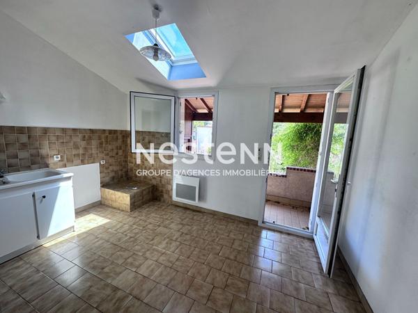 Charmante maison de 61.70 m² à vendre avec 2 chambres, jardin, centre ville de Château-du-Loir (72500)