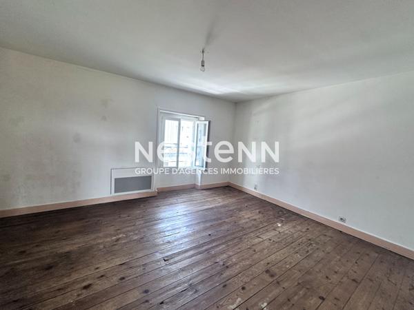 Charmante maison de 61.70 m² à vendre avec 2 chambres, jardin, centre ville de Château-du-Loir (72500)