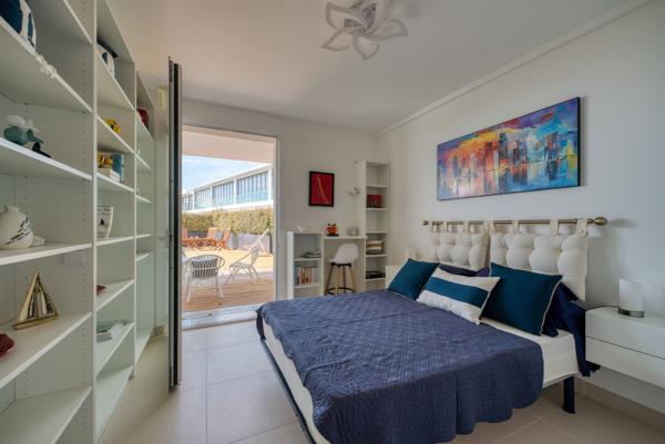 SUPERBE APPARTEMENT AVEC GRANDE TERRASSE ET VUE MER ROYAN