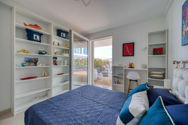 SUPERBE APPARTEMENT AVEC GRANDE TERRASSE ET VUE MER ROYAN