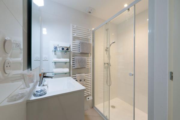 SUPERBE APPARTEMENT AVEC GRANDE TERRASSE ET VUE MER ROYAN