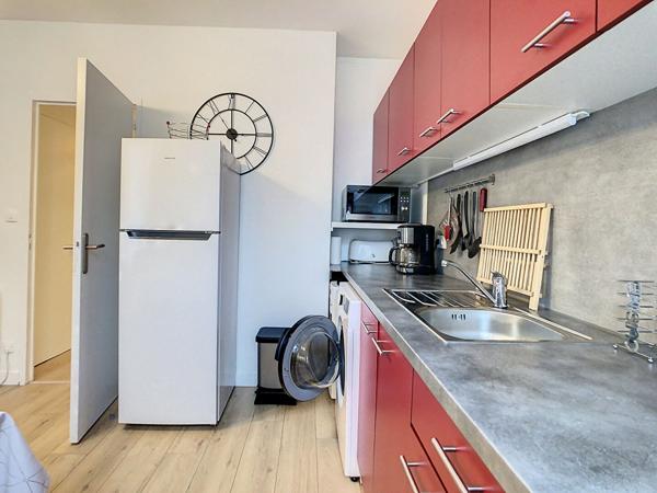 À VENDRAPPARTEMENT T2 - 31 m² - EXPOSITION SUD-OUEST - CAVE ET ACCÈS COURT/JARDIN