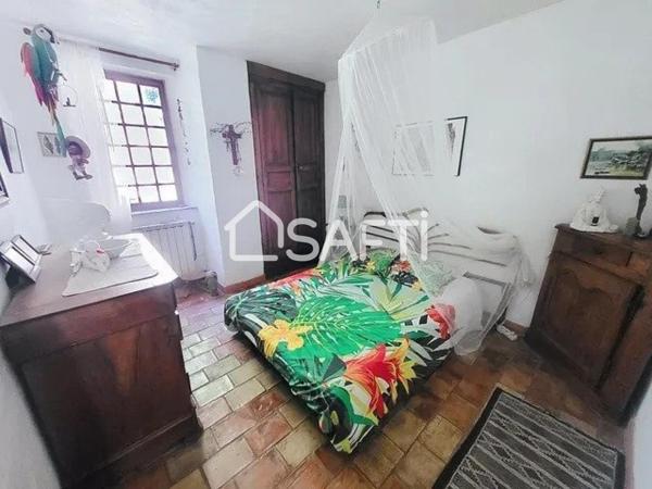 Ancienne bâtisse en pierre