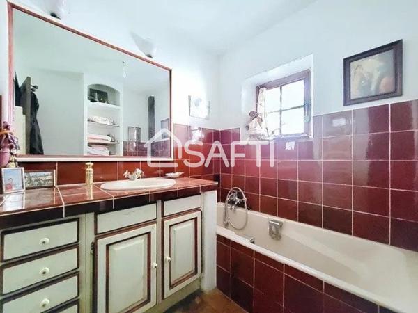 Ancienne bâtisse en pierre