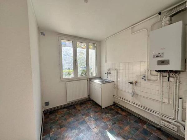 Appartement 2 pièces                                        - 38100 Grenoble Réf : 5593
