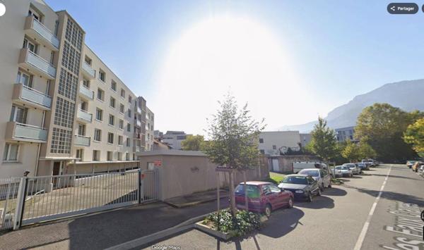 Appartement 2 pièces                                        - 38100 Grenoble Réf : 5593