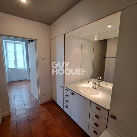 MAISON À VENDRE DE 9 PIÈCES DE 200,00 M²