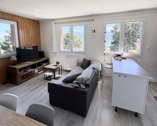 Appartement
         3 pièces
        - 46 m² 148 000 € *