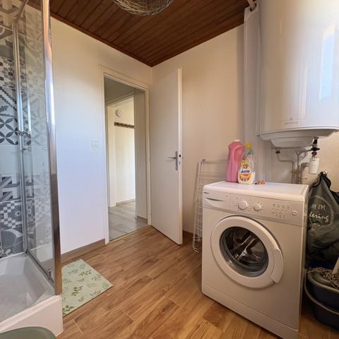 Appartement
         3 pièces
        - 46 m² 148 000 € *