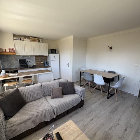 Appartement
         3 pièces
        - 46 m² 148 000 € *