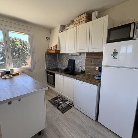 Appartement
         3 pièces
        - 46 m² 148 000 € *
