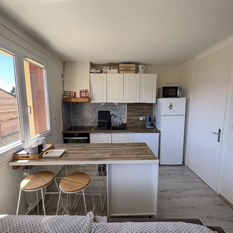 Appartement
         3 pièces
        - 46 m² 148 000 € *