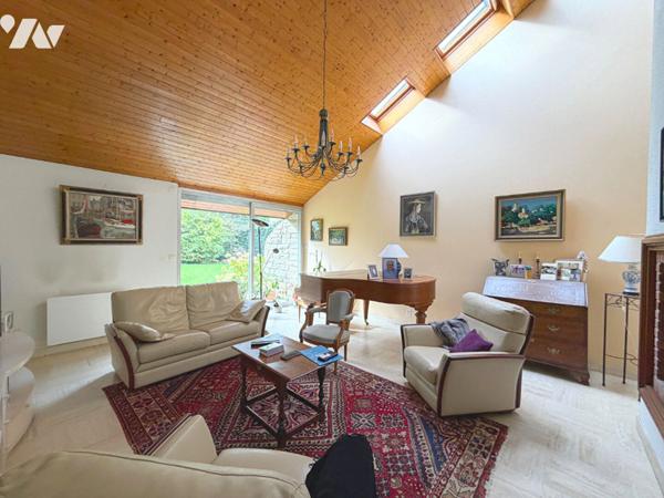 RARE MAISON QUARTIER FOUGERES - SAINT-MARTIN !