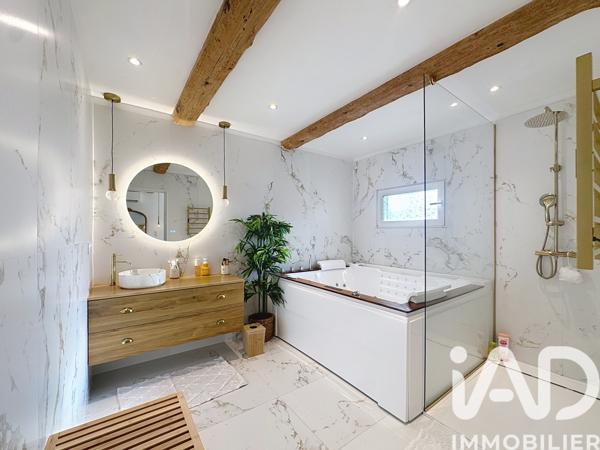 Maison à vendre 6 pièces 206 m² Bellegarde