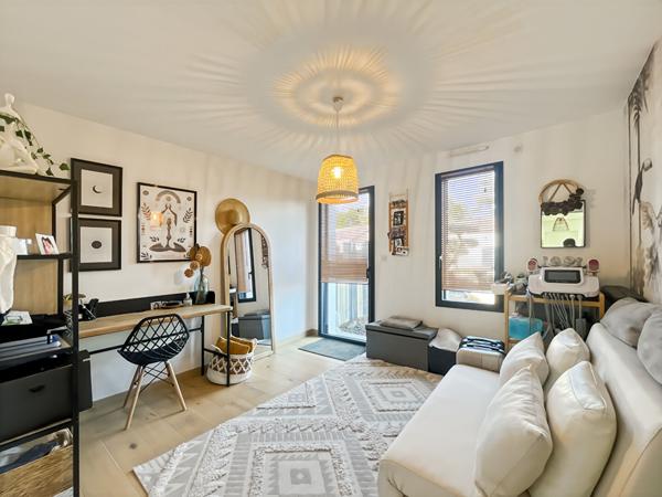 Maison contemporaine avec piscine ? Saint Jean de Monts