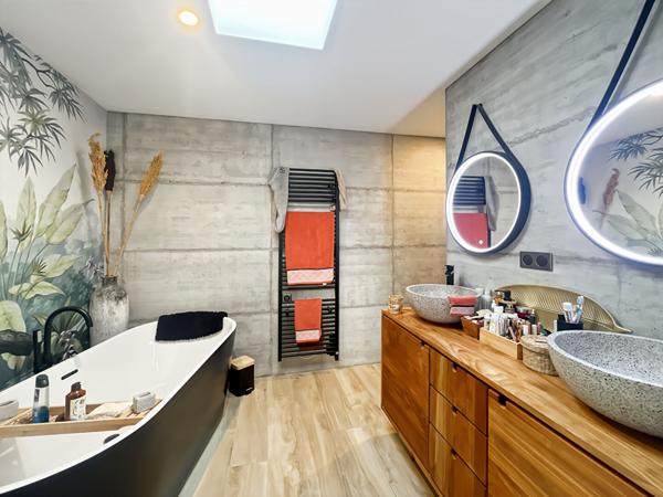 Maison contemporaine avec piscine ? Saint Jean de Monts