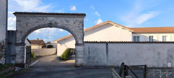 Aux portes de Rouillac Maison 7 pièces