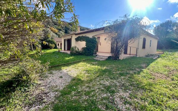 Maison à vendre    4 pièces •  Toulon