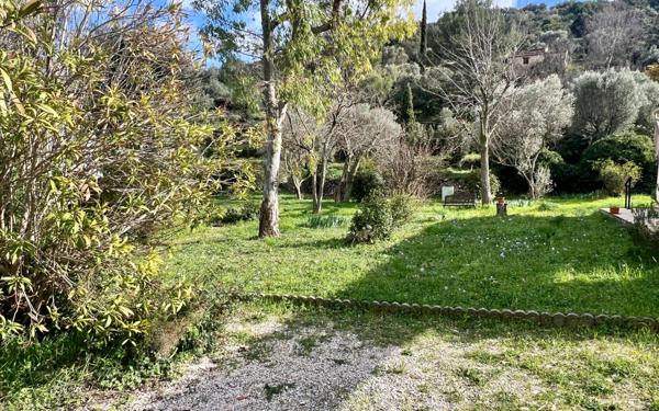 Maison à vendre    4 pièces •  Toulon