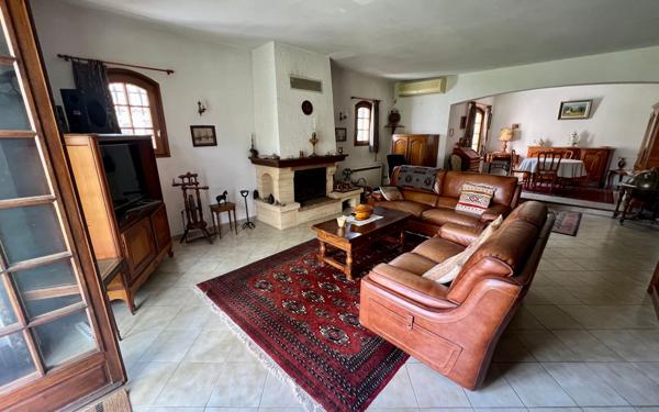 Maison à vendre    4 pièces •  Toulon