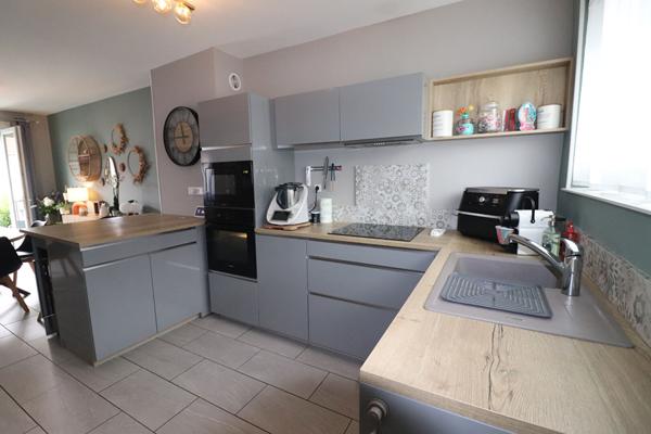 Coup de coeur à Nevers, Quartier Victor Hugo, 4 chambres, rénovée, jardin cosy, climatisation, 2h30 PARIS, commerces à pied