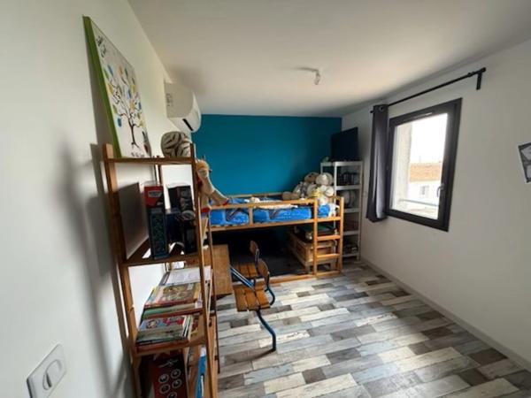 Maison 4 chambres, garage, jardin clos