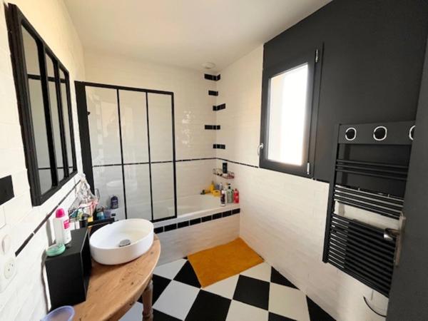 Maison 4 chambres, garage, jardin clos