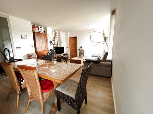 Bois-d'Arcy (78390) Appartement 78m² 3 chambres - Bois d'Arcy quartier La Croix Blanche - secteur calme - 2 caves + parking