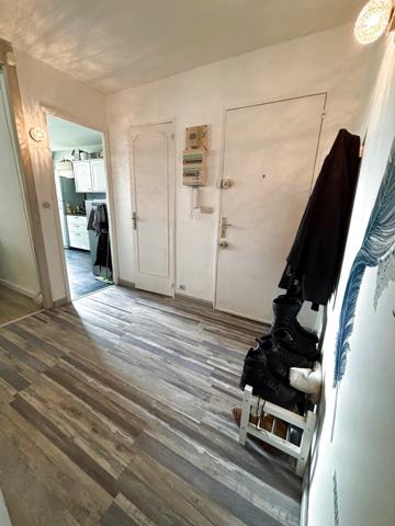 Bois-d'Arcy (78390) Appartement 78m² 3 chambres - Bois d'Arcy quartier La Croix Blanche - secteur calme - 2 caves + parking