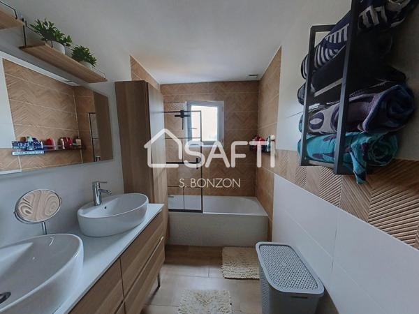 ESNANDES Maison plain pied 86m² Piscime. 3ch. 5mn centre ville.