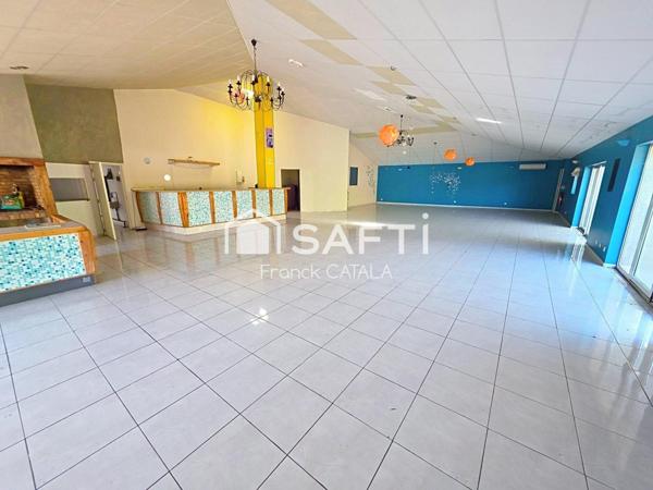 Excellente visibilité pour ce vaste local commercial