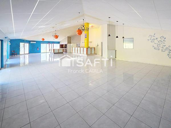 Excellente visibilité pour ce vaste local commercial