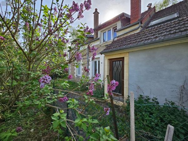 Maison à restaurer à vendre à Saint-Amand-Montrond dans le Cher (18200), ref : 26064   
Rue Autel de la Patrie