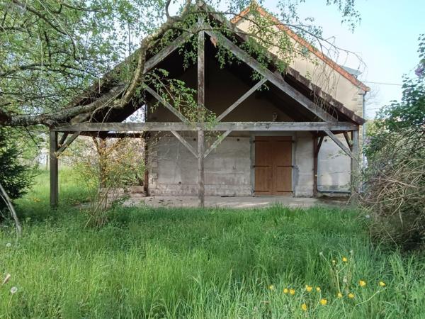 Maison à restaurer à vendre à Saint-Amand-Montrond dans le Cher (18200), ref : 26064   
Rue Autel de la Patrie