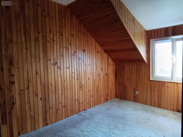 Maison à restaurer à vendre à Saint-Amand-Montrond dans le Cher (18200), ref : 26064   
Rue Autel de la Patrie