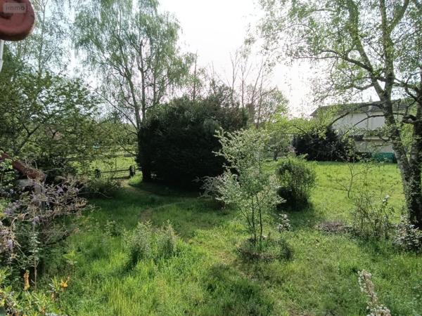 Maison à restaurer à vendre à Saint-Amand-Montrond dans le Cher (18200), ref : 26064   
Rue Autel de la Patrie