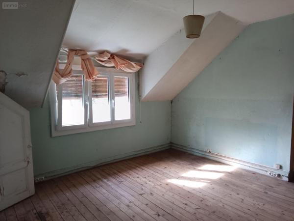 Maison à restaurer à vendre à Saint-Amand-Montrond dans le Cher (18200), ref : 26064   
Rue Autel de la Patrie