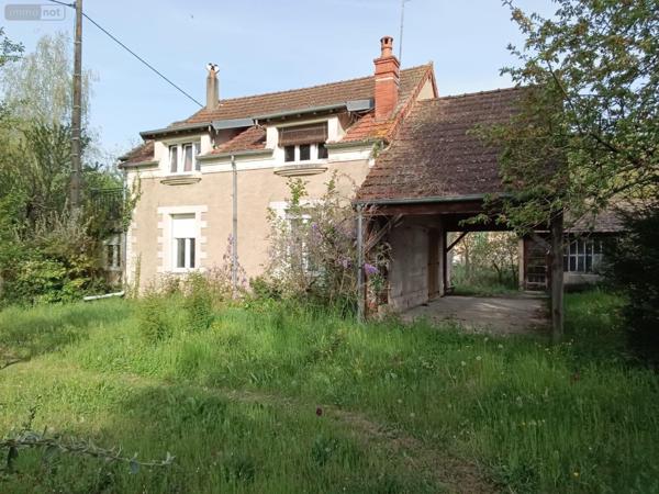 Maison à restaurer à vendre à Saint-Amand-Montrond dans le Cher (18200), ref : 26064   
Rue Autel de la Patrie