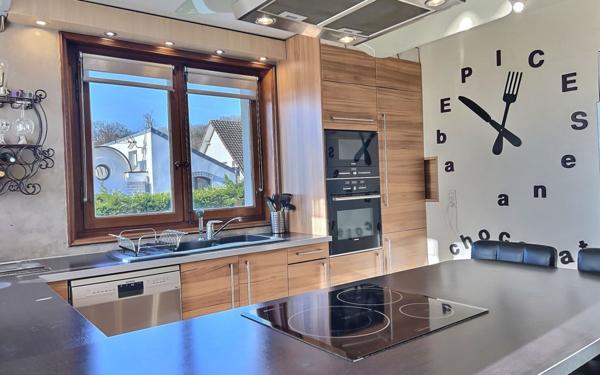 Maison à vendre    6 pièces •  Verrières-le-Buisson